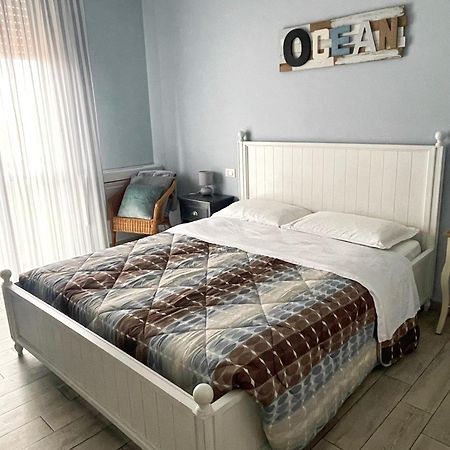 Alla Scaletta - Stanze Con Bagno Privato E Wifi A Pochi Passi Dal Duomo 미란돌라 외부 사진