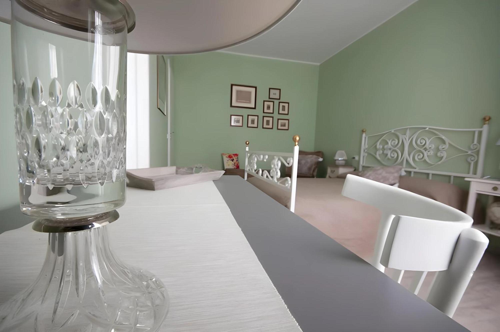 Alla Scaletta - Stanze Con Bagno Privato E Wifi A Pochi Passi Dal Duomo 미란돌라 외부 사진