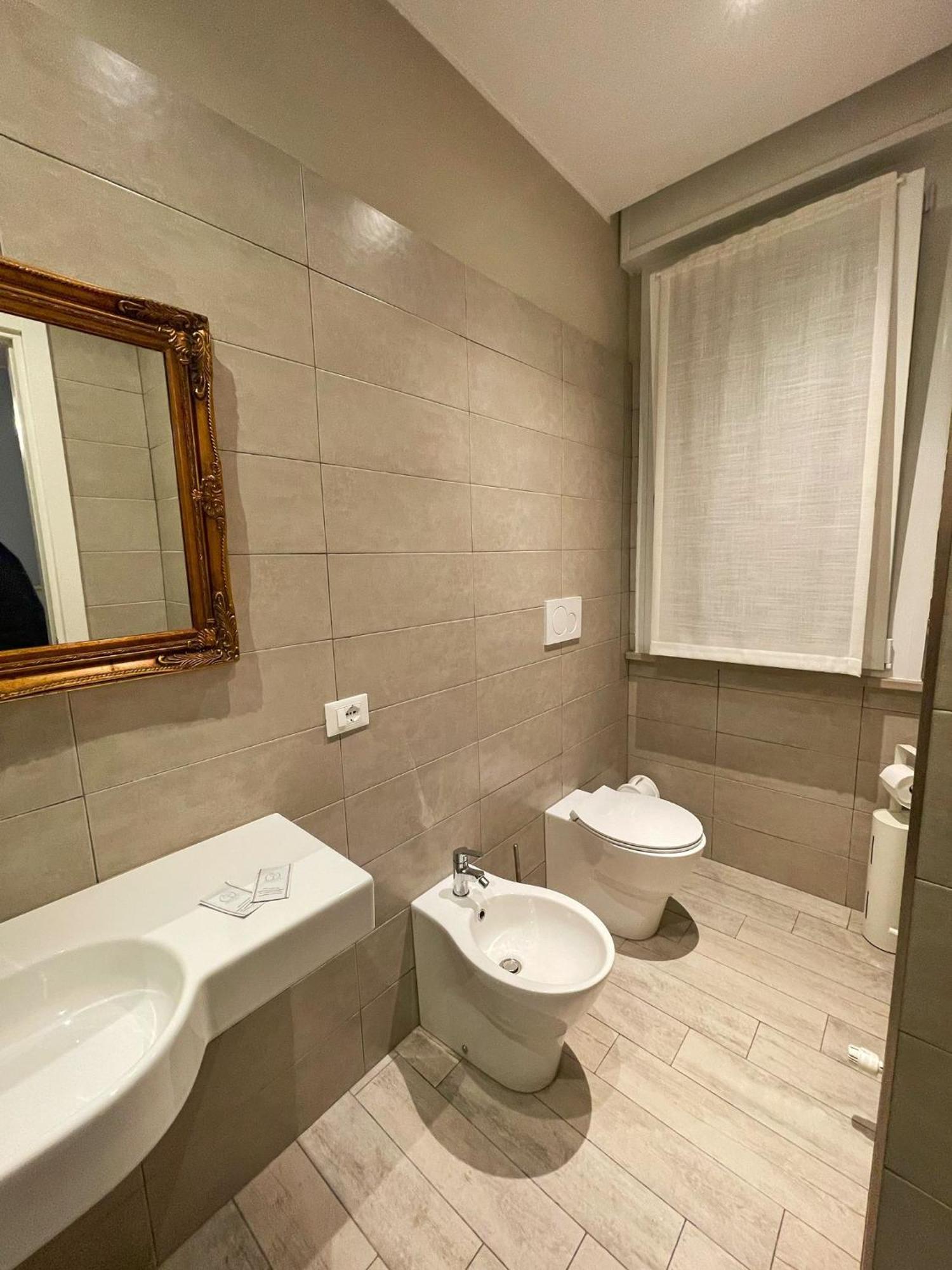 Alla Scaletta - Stanze Con Bagno Privato E Wifi A Pochi Passi Dal Duomo 미란돌라 외부 사진