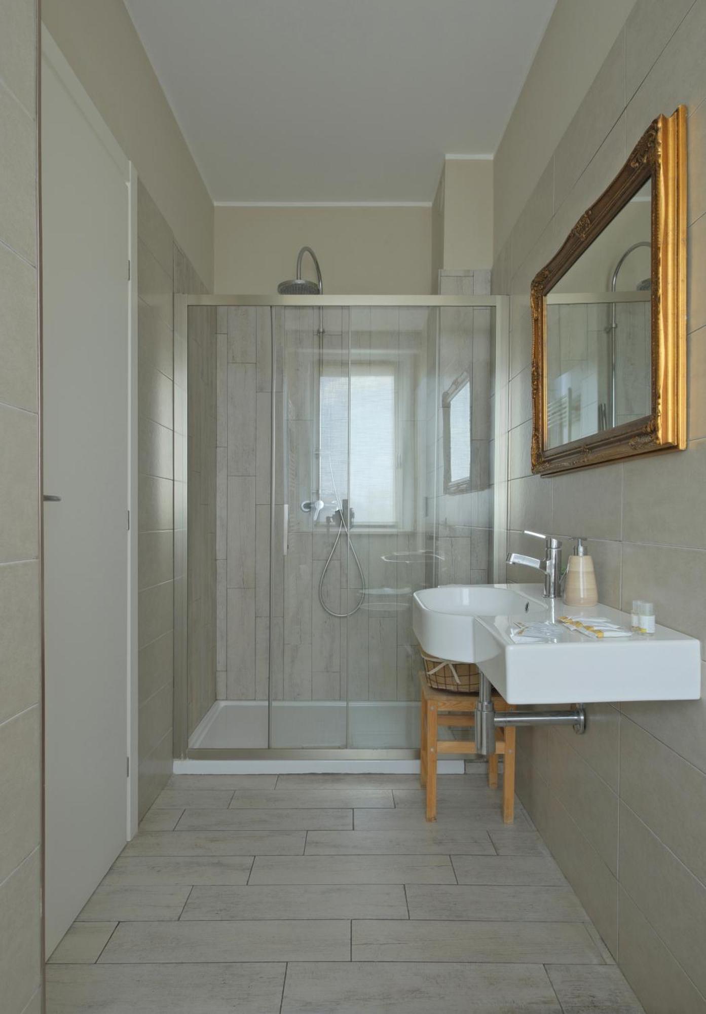 Alla Scaletta - Stanze Con Bagno Privato E Wifi A Pochi Passi Dal Duomo 미란돌라 외부 사진