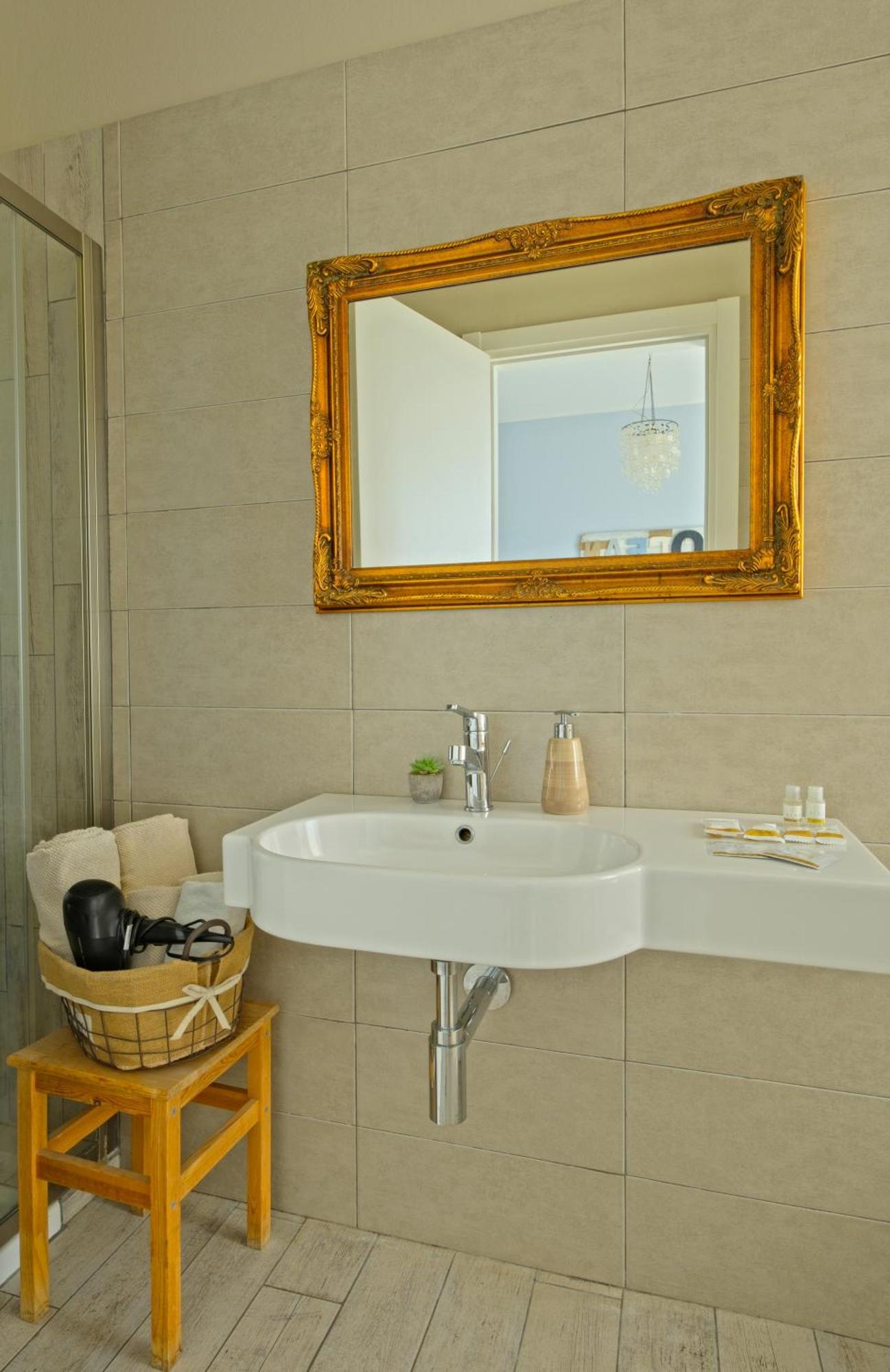 Alla Scaletta - Stanze Con Bagno Privato E Wifi A Pochi Passi Dal Duomo 미란돌라 외부 사진